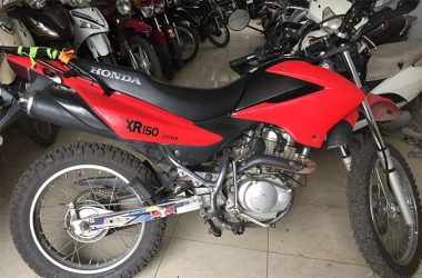 Honda XR 125cc (Red and White one) – James Hanoi Motorbikes